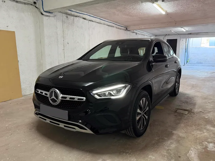 Mercedes GLA μαύρο — Premium SUV