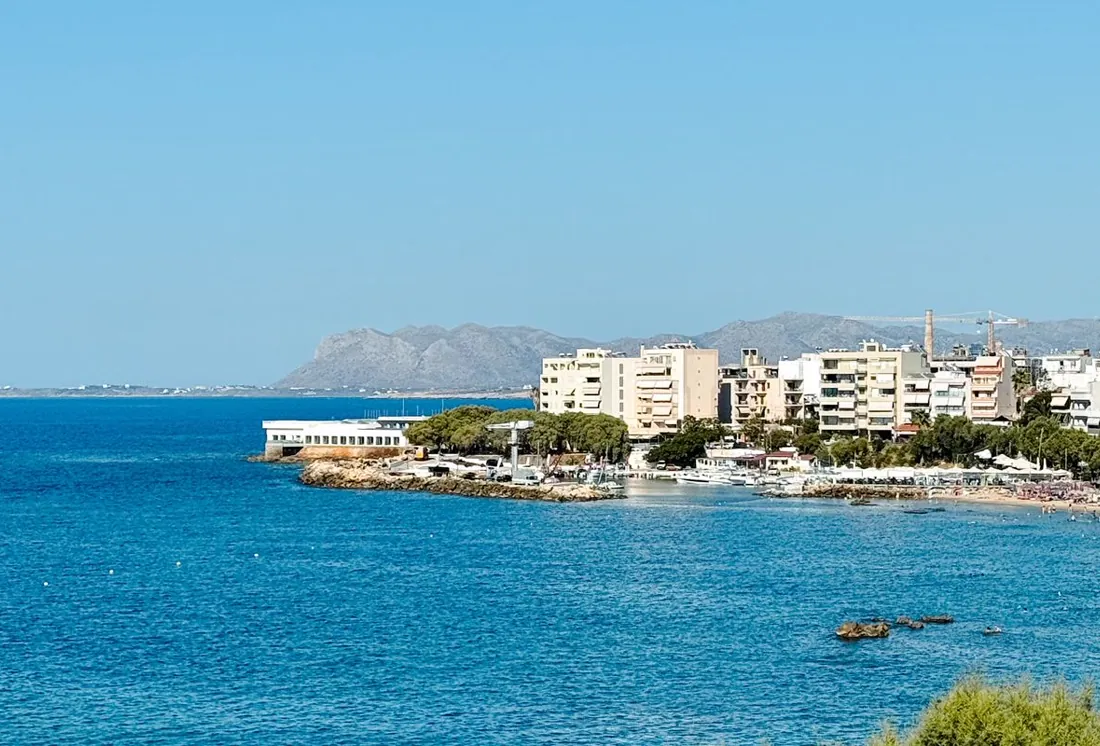 Βουλιαγμένη — τιρκουάζ ακτή & Λίμνη Βουλιαγμένης